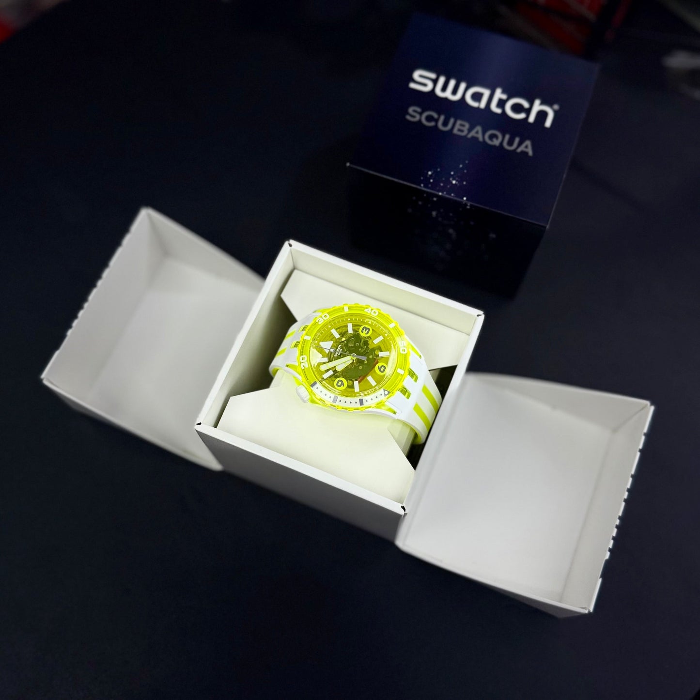 SWATCH ORIGINAL LUXURY SCUBAQUA EGG YOLK PARA HOMBRE REF SSCU09J100