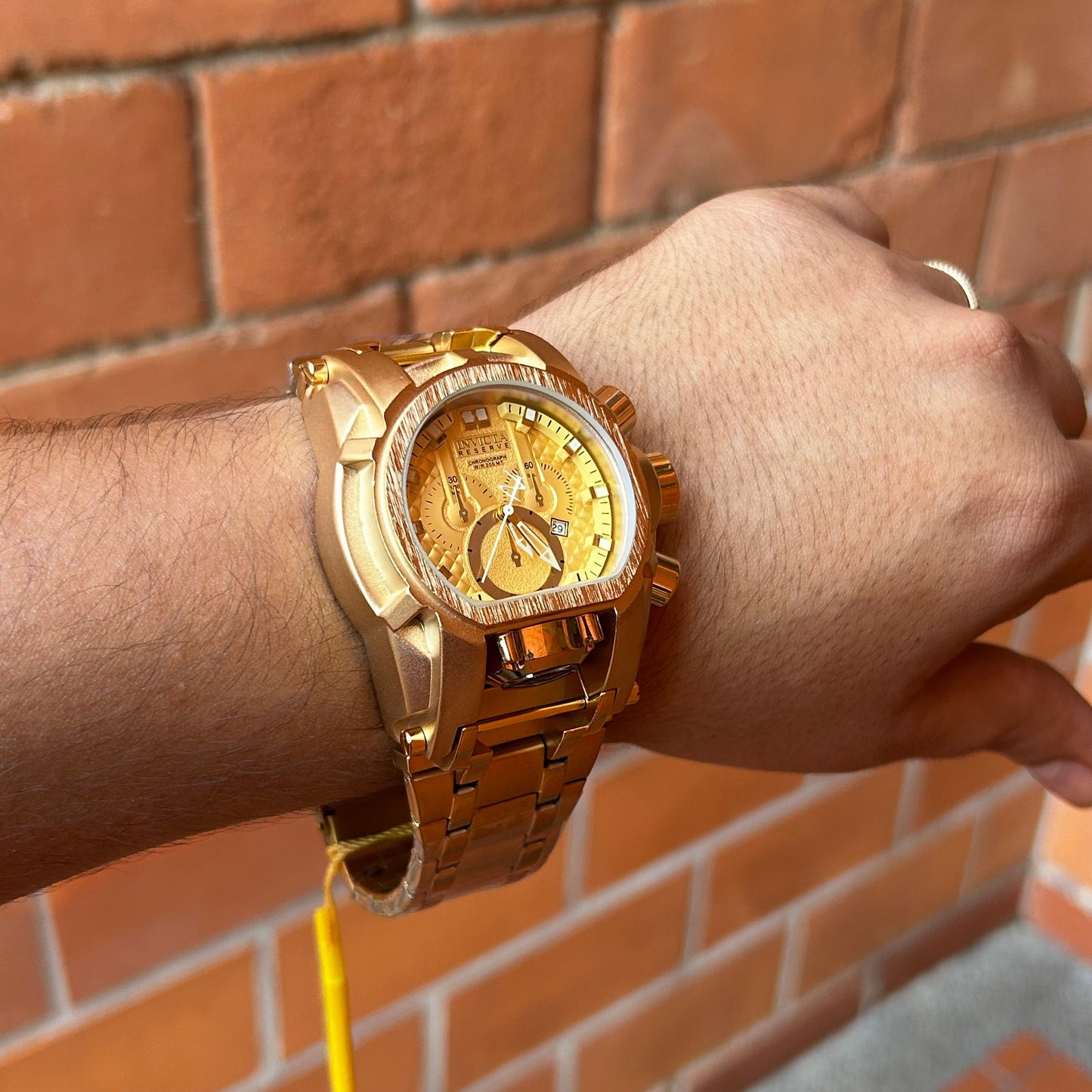 INVICTA BOLT ACERO PARA DAMA FONDO DORADO REF-DD