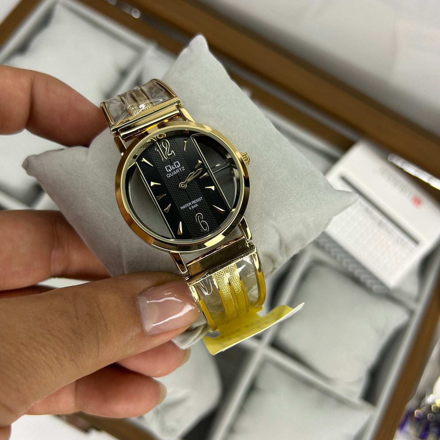 Q&Q ORIGINAL ESQUELETO PARA HOMBRE REF-DN