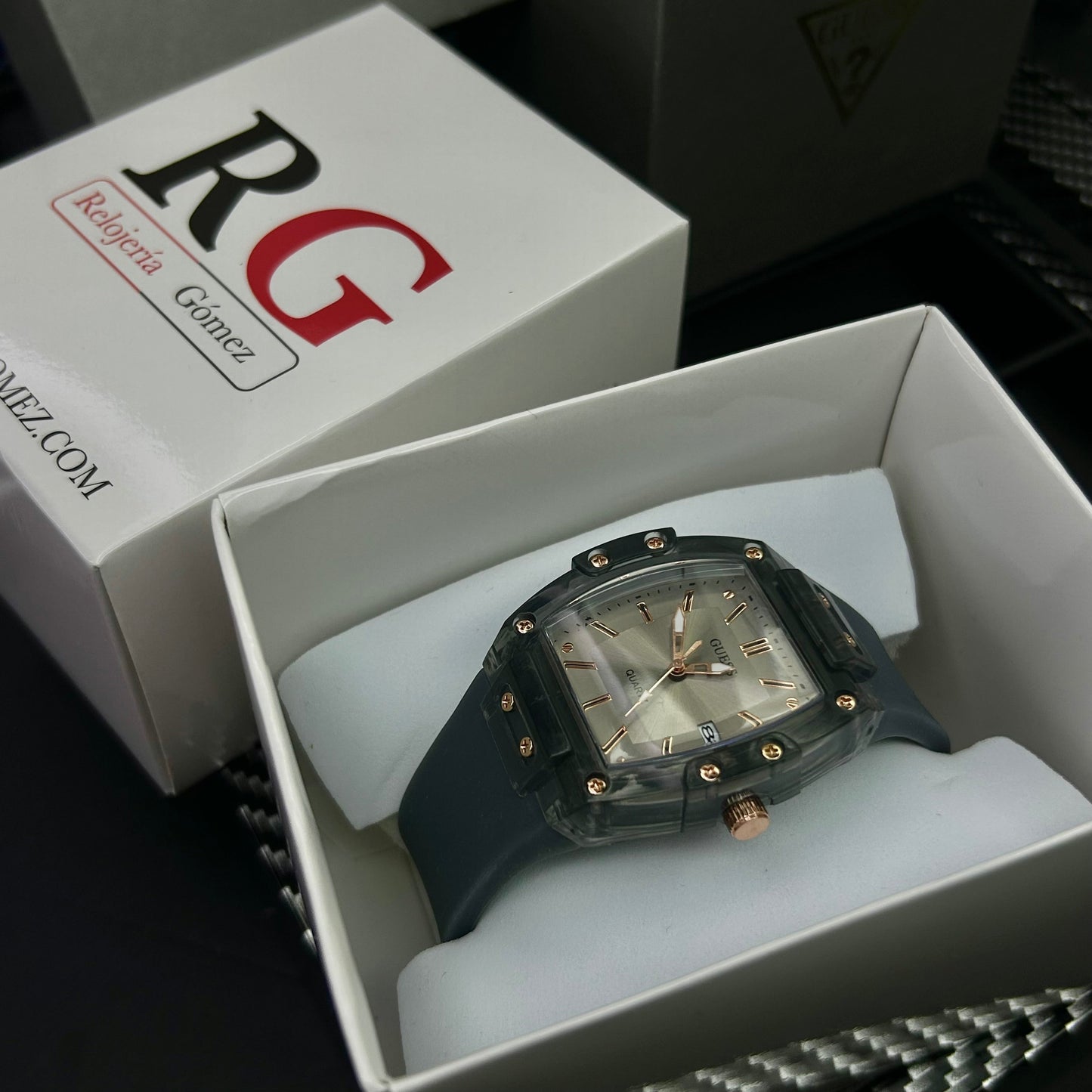 GUESS UNISEX TRASNPARENTE REF-G