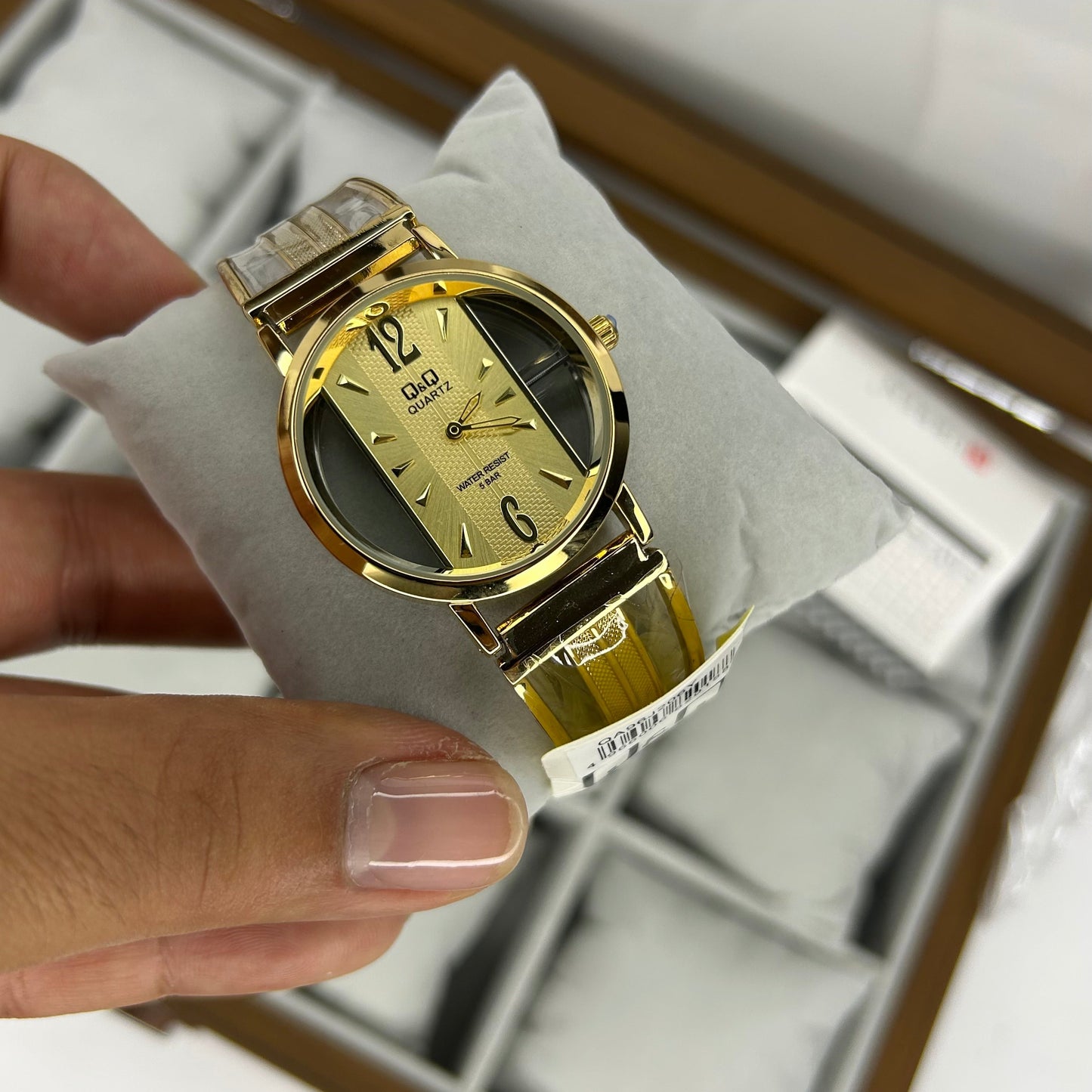 Q&Q ORIGINAL ESQUELETO PARA HOMBRE REF-DD