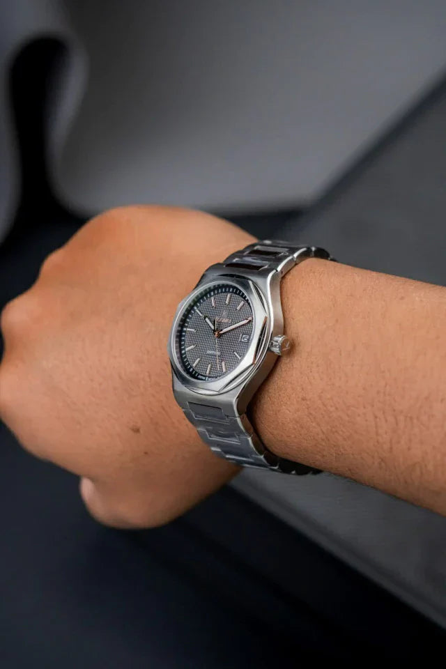 Reloj Kosmo 609-7 – Acero 316L Plateado, Esfera Gris con Detalles Rose Gold, Cristal Zafiro