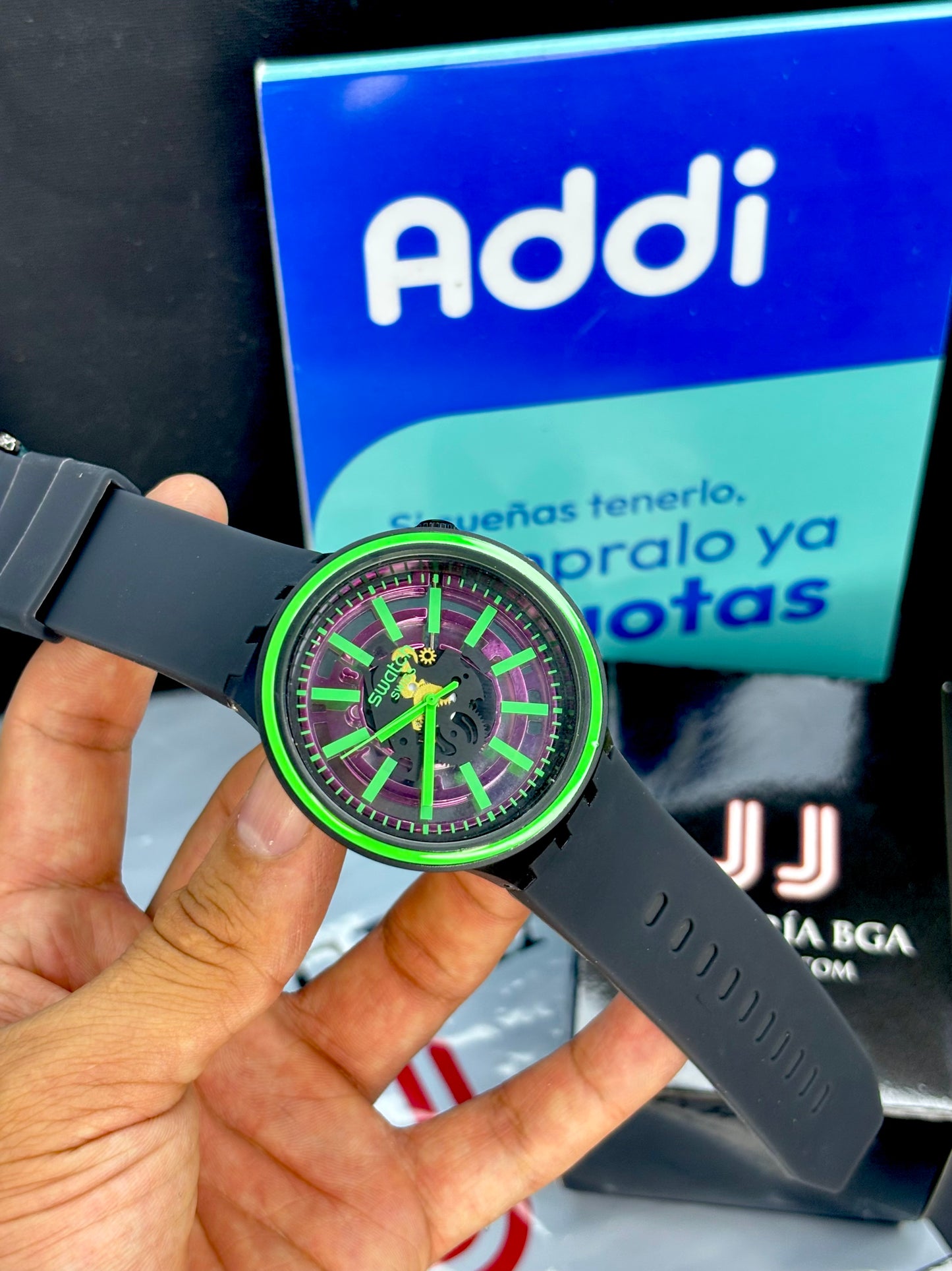 SWATCH SB0 NEON  NEGRO PARA HOMBRE REF-NV