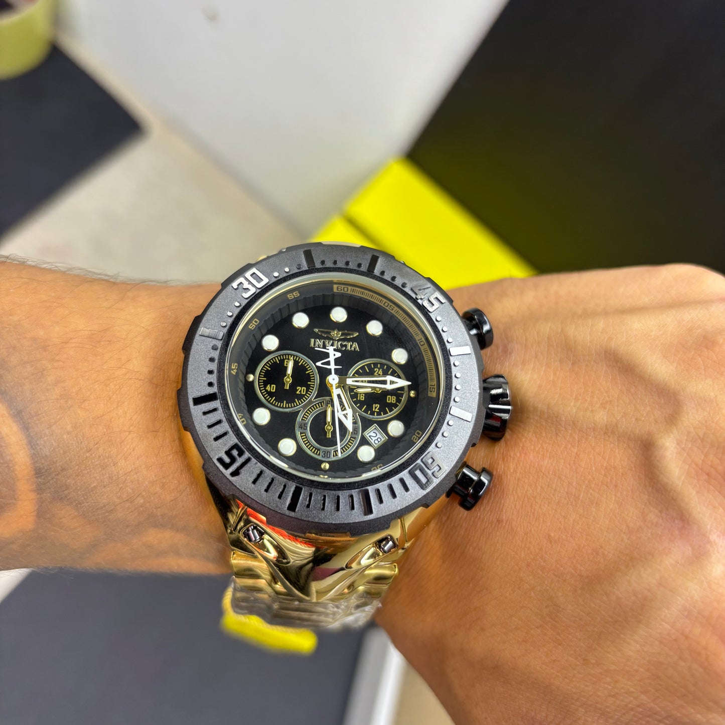 INVICTA ACERO  THUNDER BOLT FUNCIONAL PARA HOMBRE REF-DNN