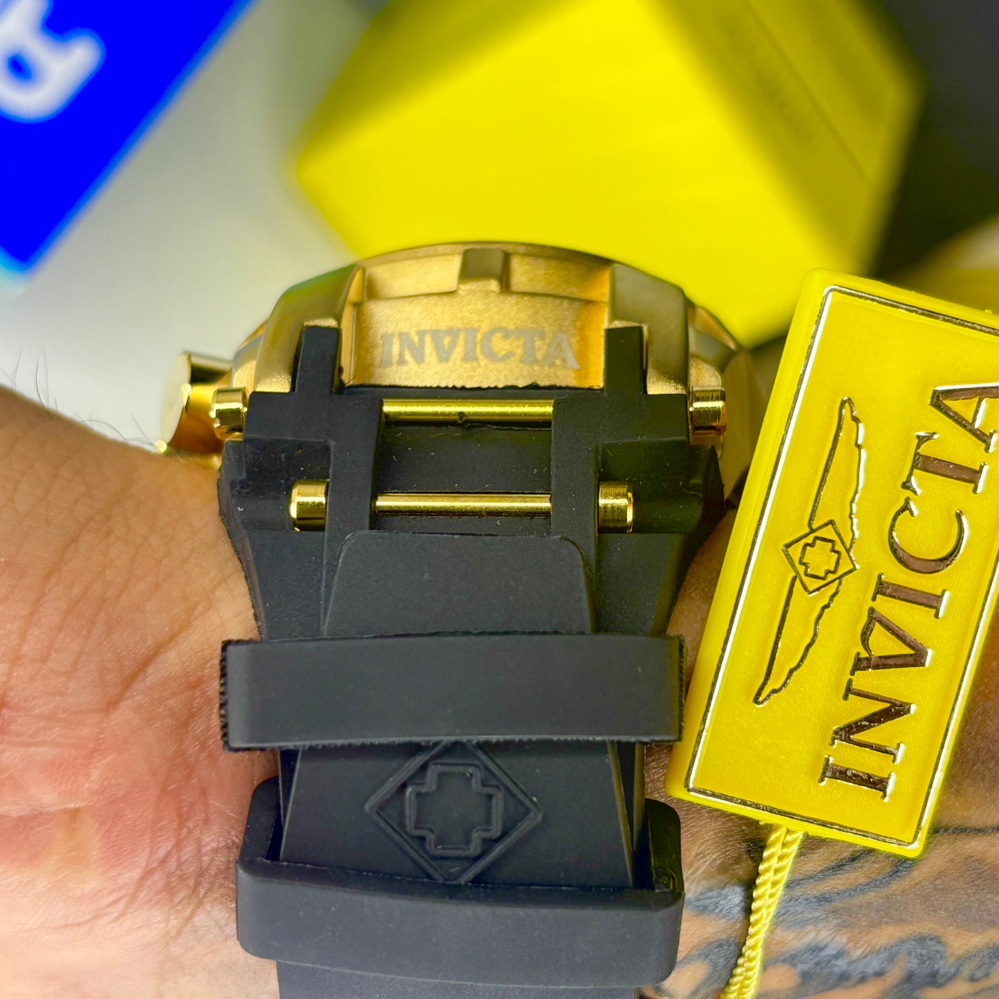 INVICTA BOLT ZEUS GOMA PARA HOMBRE REF-NN