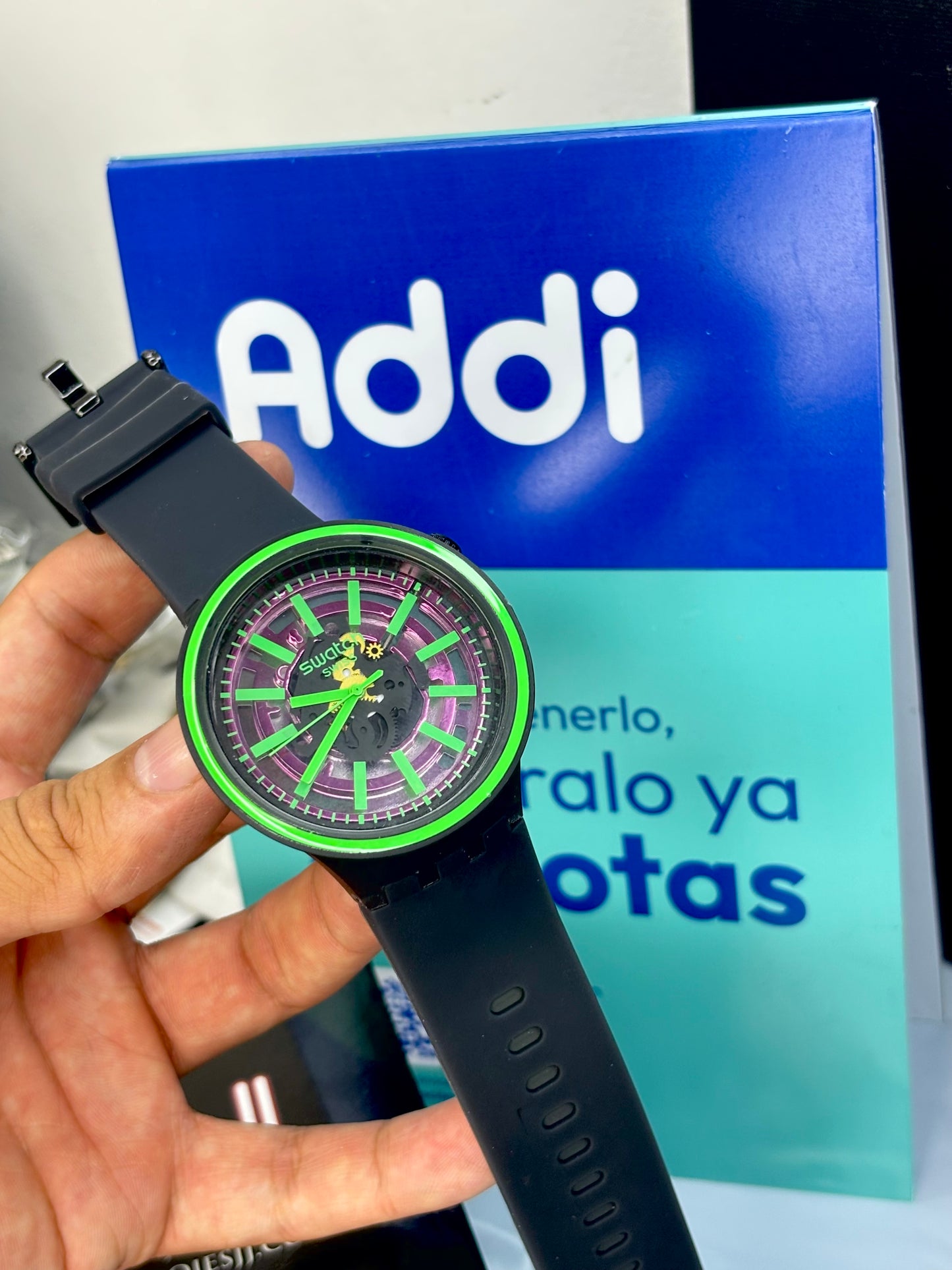 SWATCH SB0 NEON  NEGRO PARA HOMBRE REF-NV