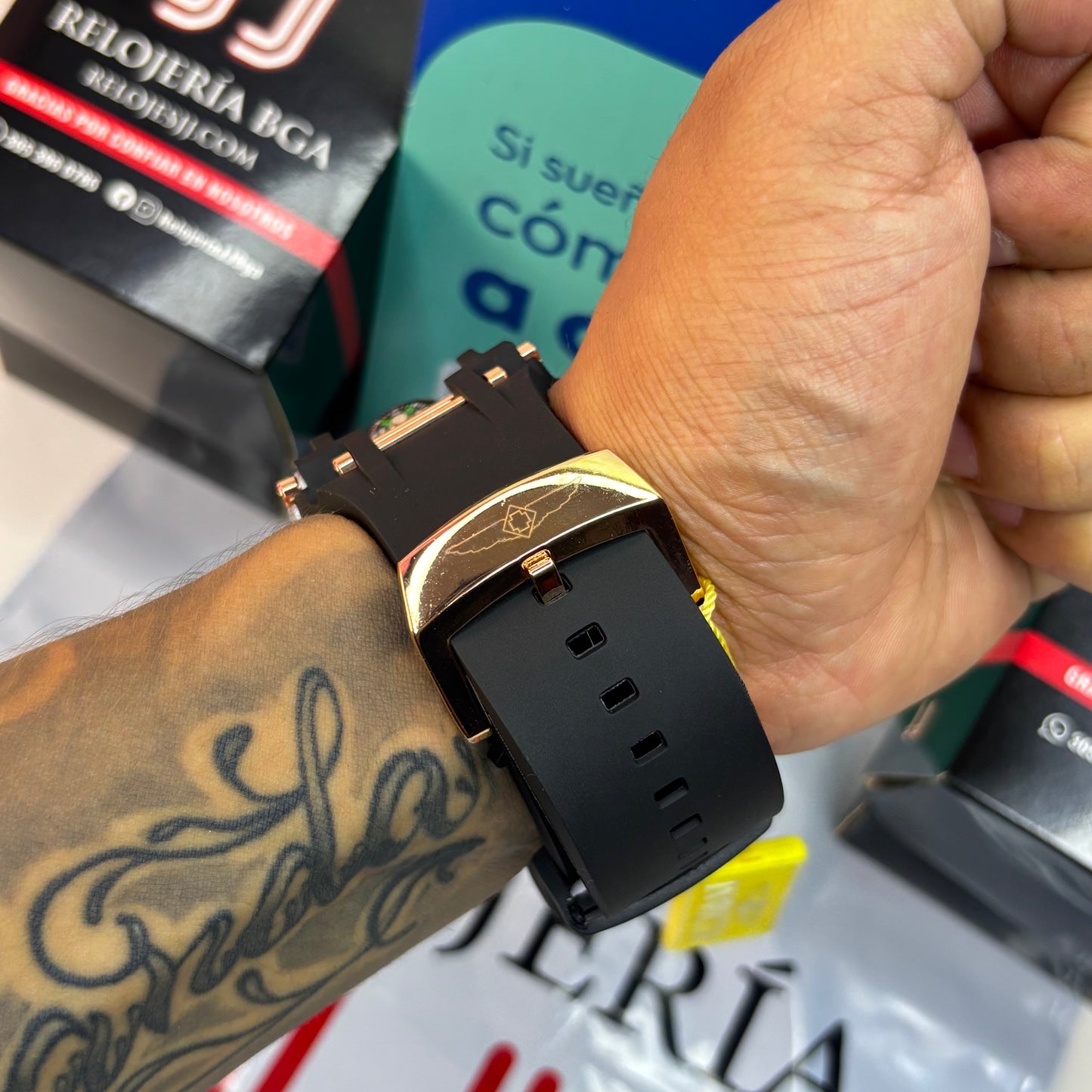 INVICTA BOLT ZEUS GOMA PARA HOMBRE REF-NO