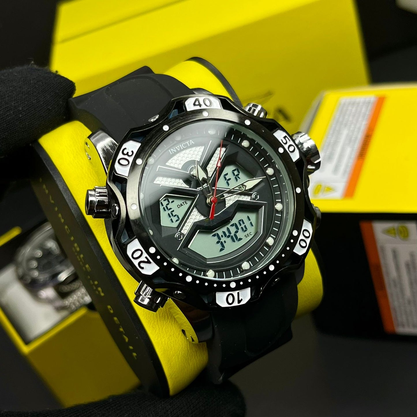 INVICTA DOBLE HORA SUMERGIBLE PARA HOMBRE REF-1837-NPN
