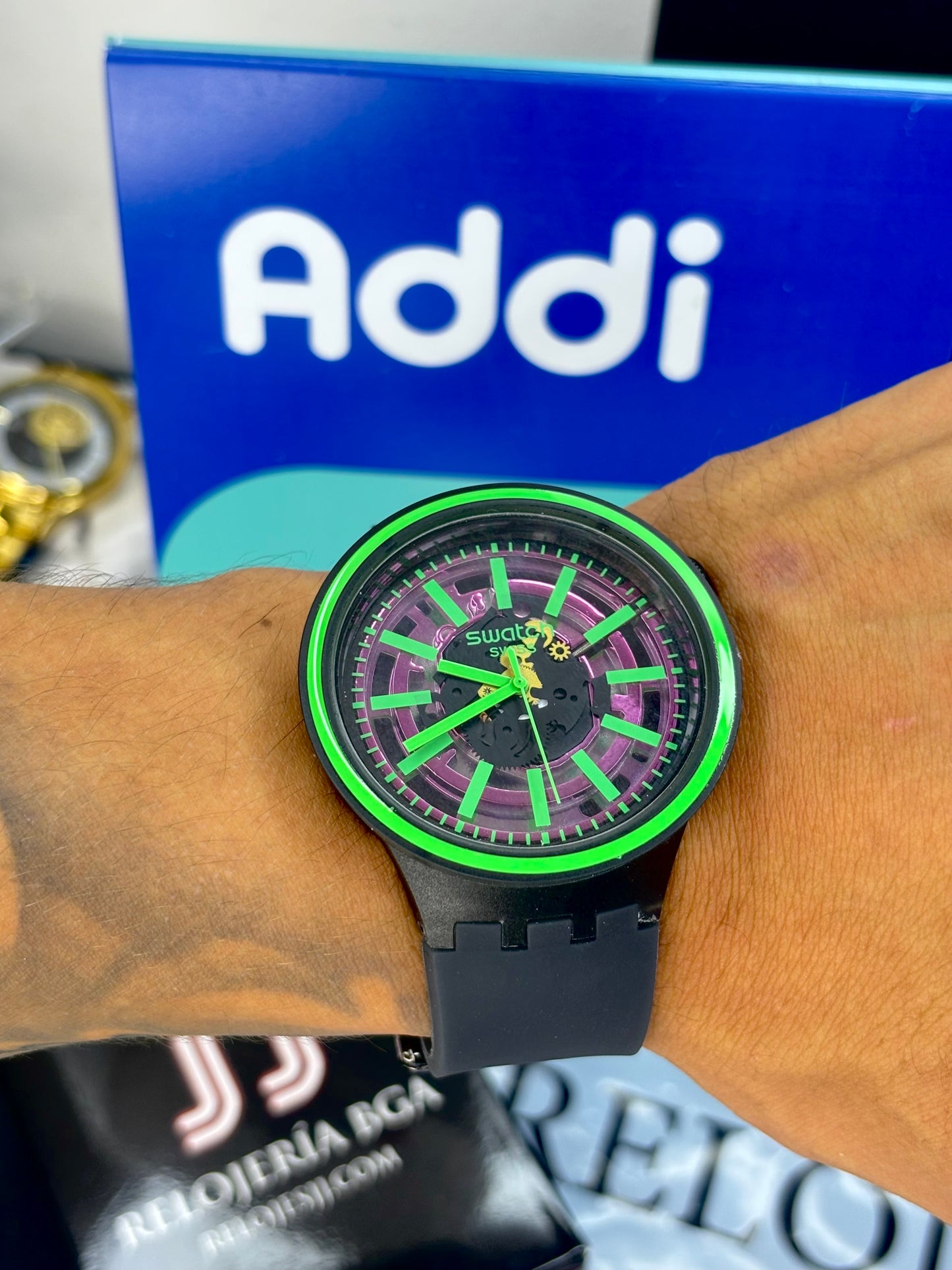 SWATCH SB0 NEON  NEGRO PARA HOMBRE REF-NV
