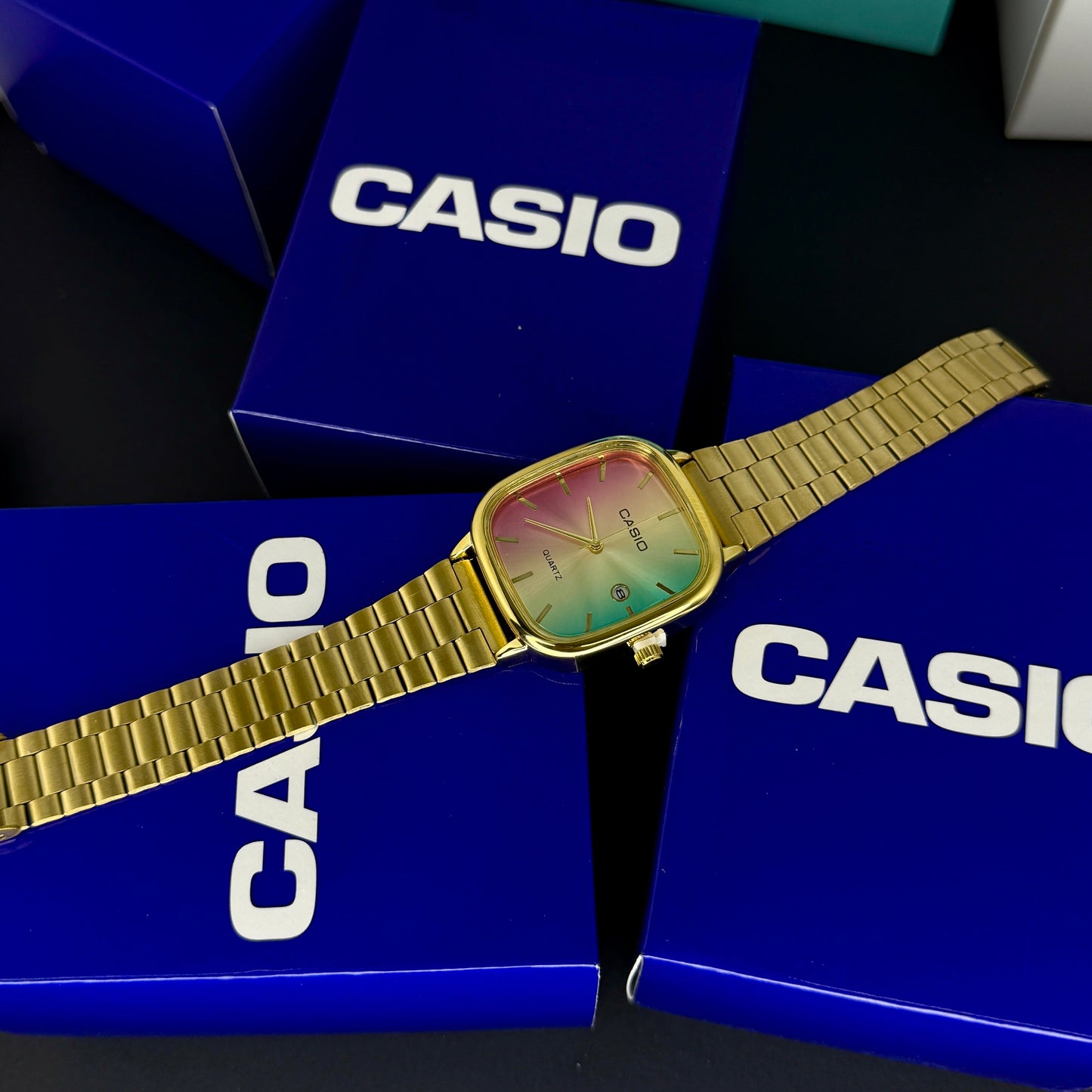 CASIO UNISEX RETRO TORNASOL ANALOGO-DORADO