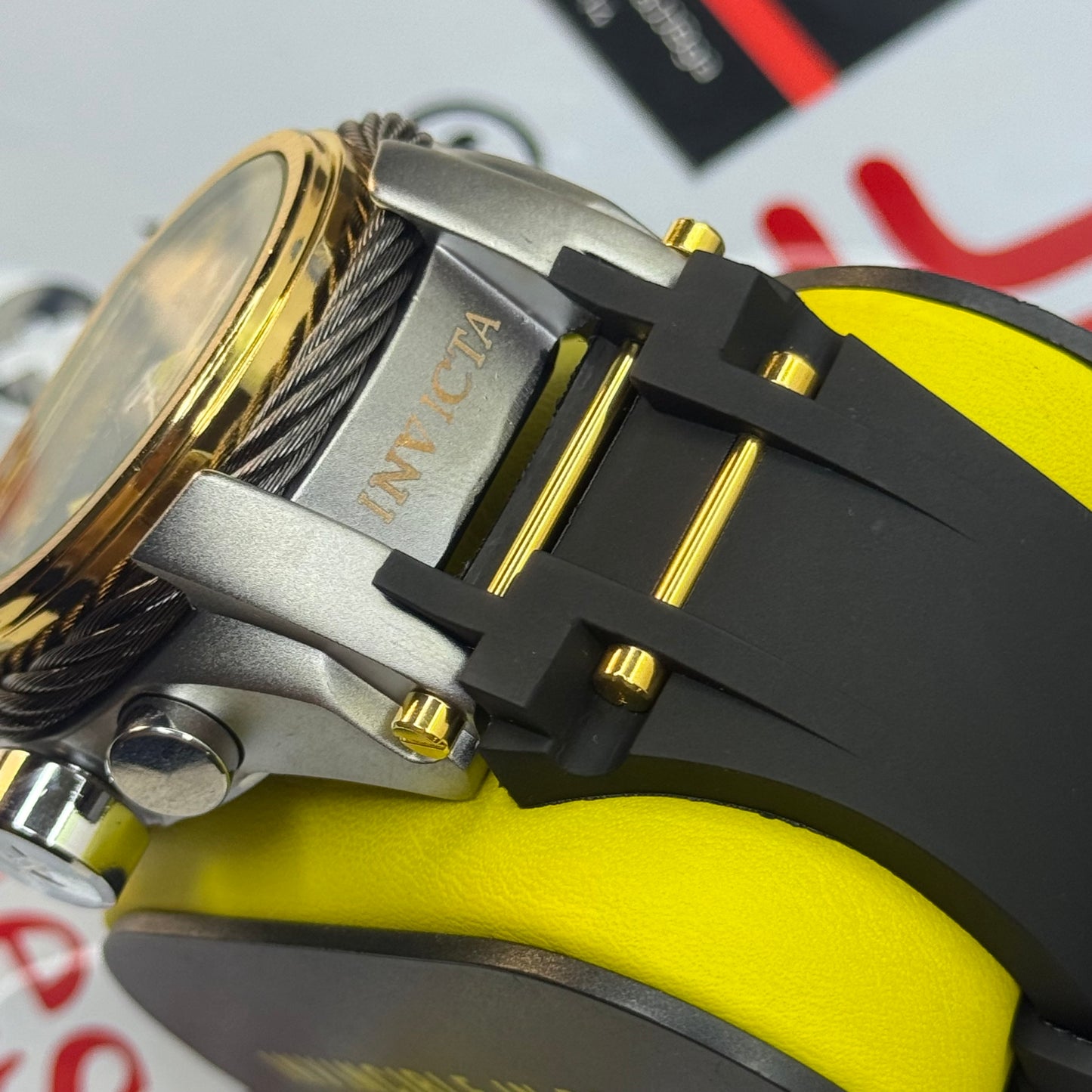 INVICTA BOLT ZEUS GOMA PARA HOMBRE REF-NPN