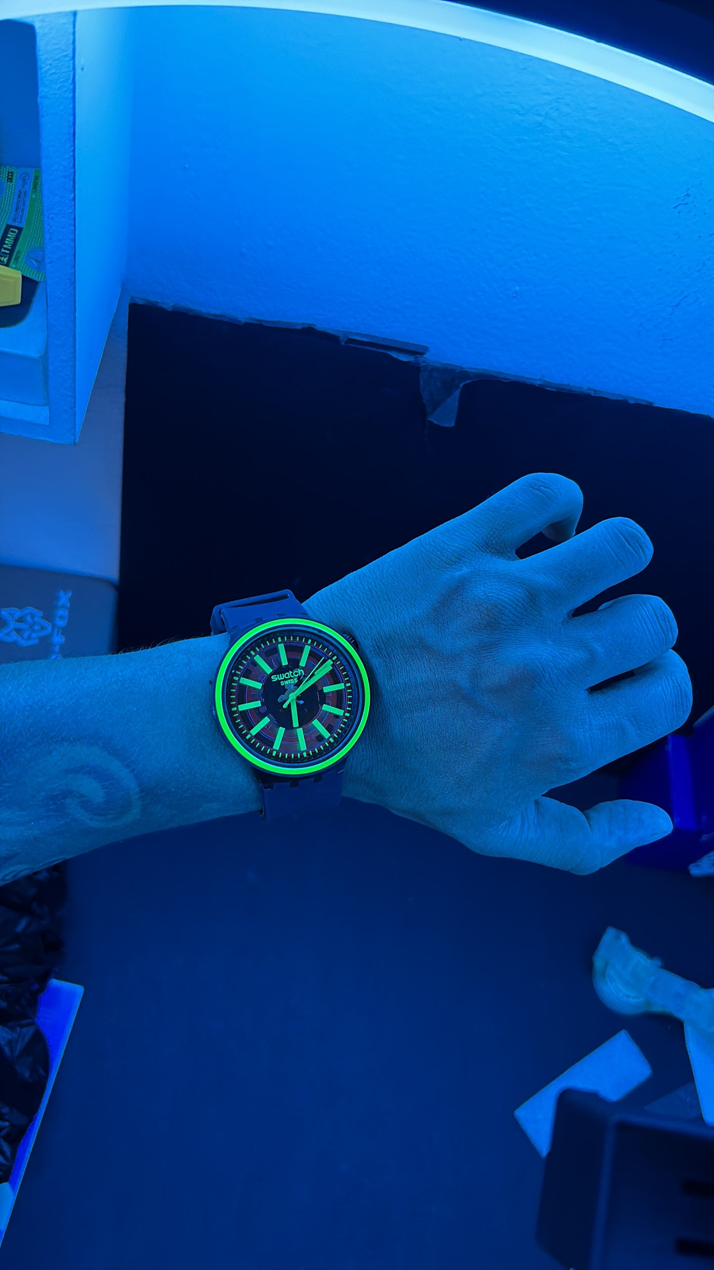 SWATCH SB0 NEON  NEGRO PARA HOMBRE REF-NV