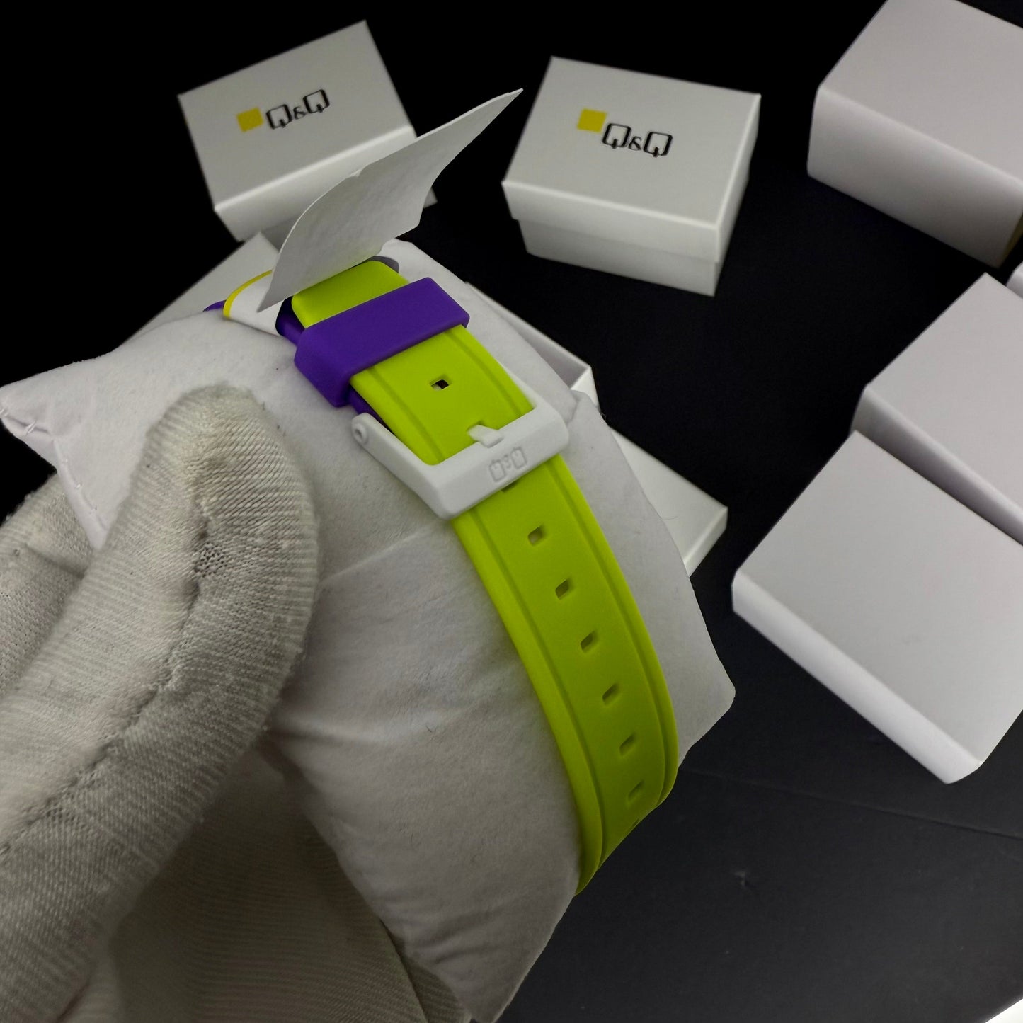 QyQ SUMERGIBLE TIPO SWATCH UNISEX ORIGINAL REF-V41A-506VY