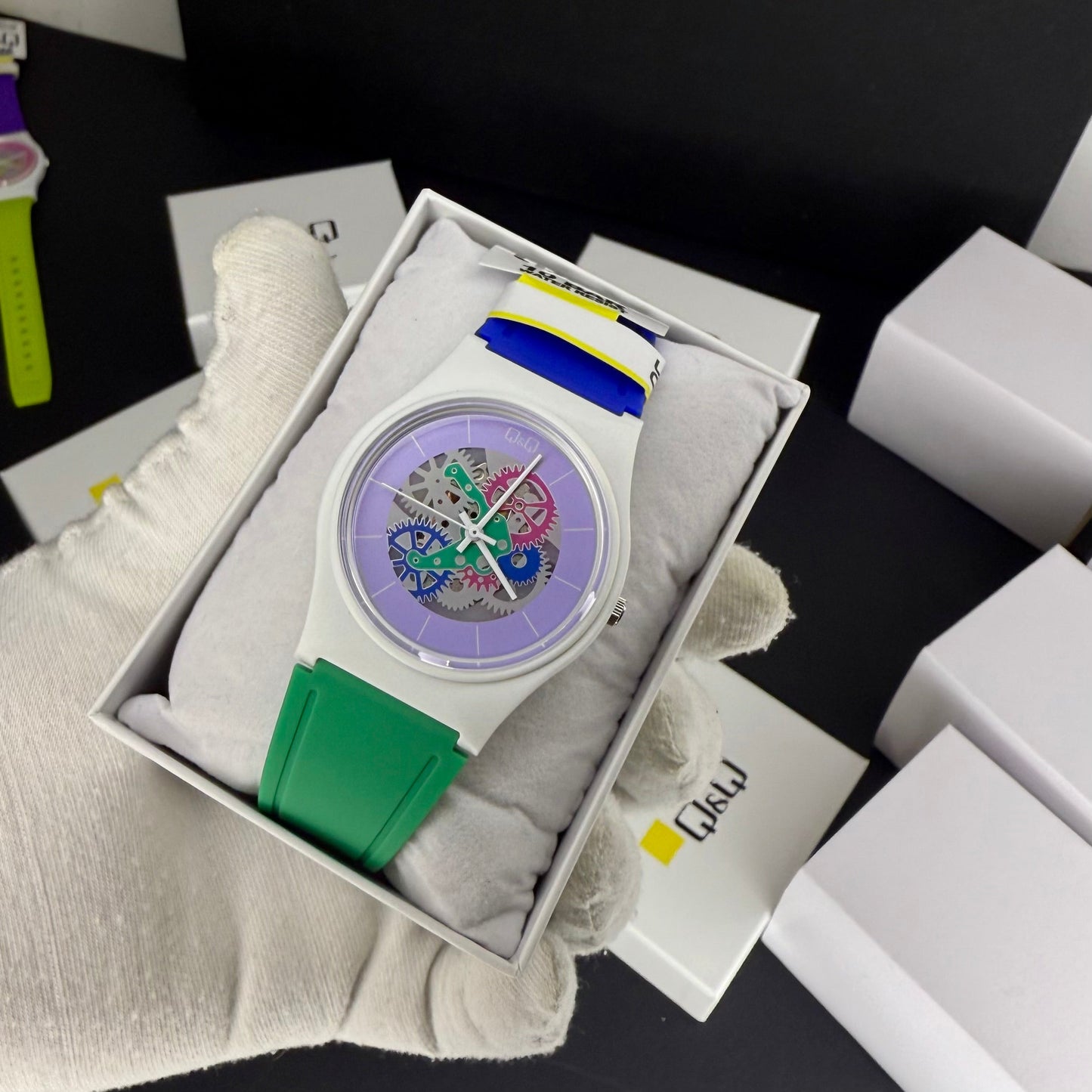 QyQ SUMERGIBLE  TIPO SWATCH UNISEX ORIGINAL REF-V41A-508VY