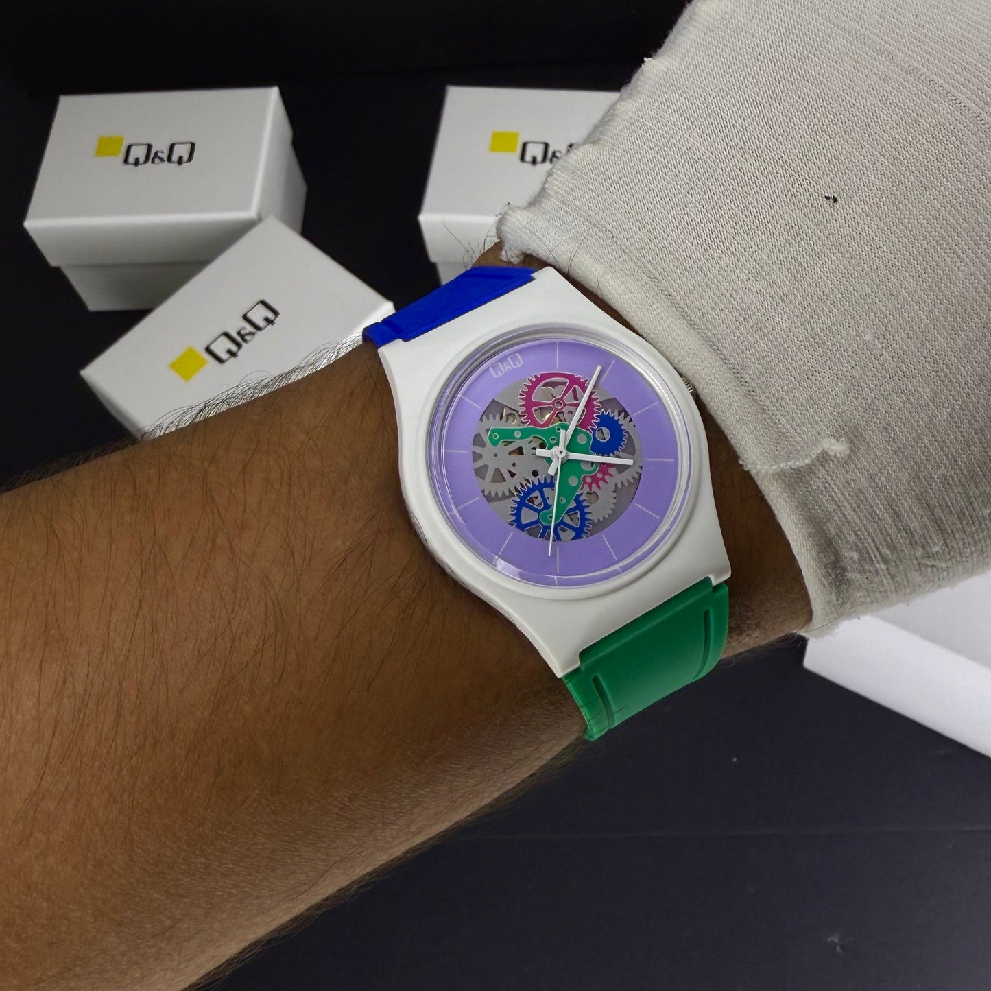 QyQ SUMERGIBLE  TIPO SWATCH UNISEX ORIGINAL REF-V41A-508VY