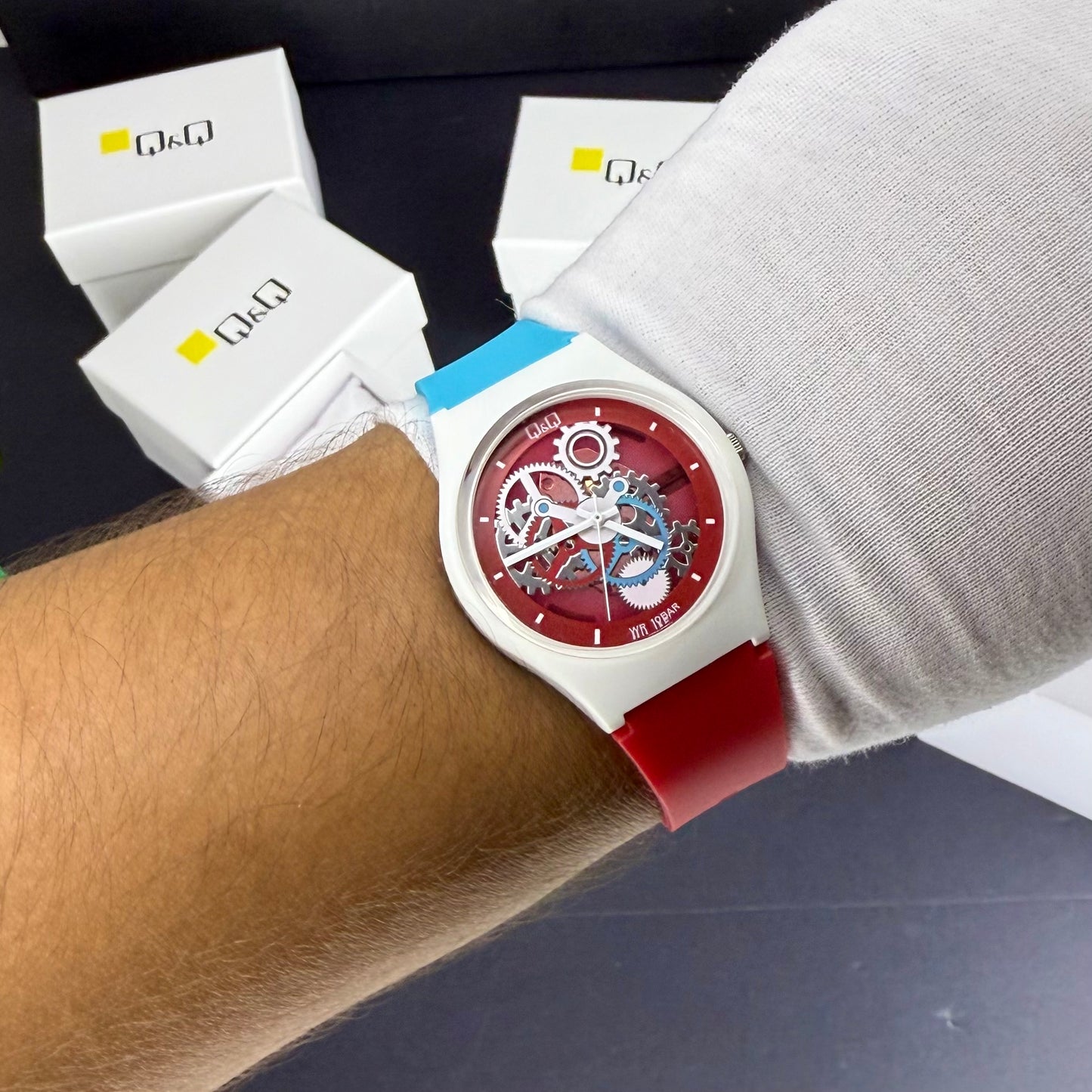 QyQ SUMERGIBLE  TIPO SWATCH UNISEX ORIGINAL REF-V39A-508VY