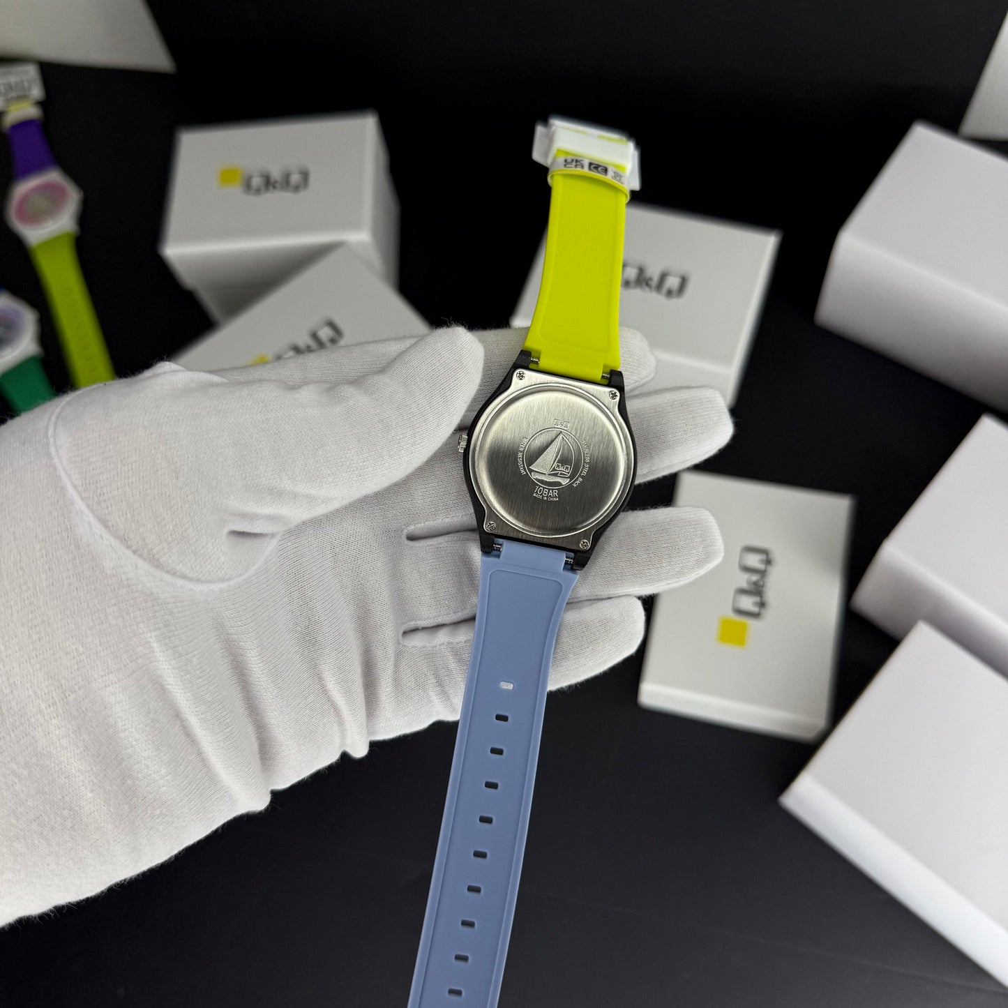 QyQ SUMERGIBLE TIPO SWATCH UNISEX ORIGINAL REF-V39A-508VY