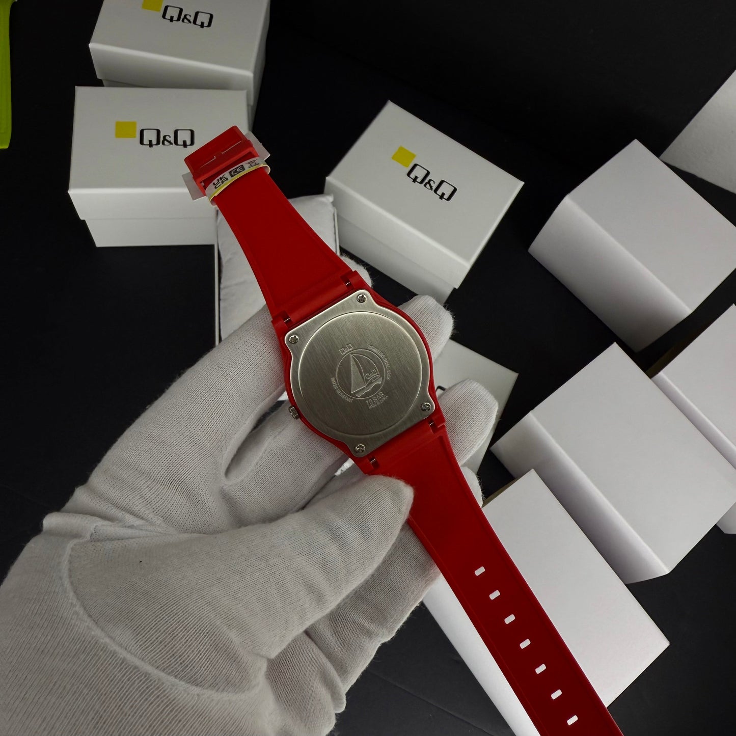 QyQ SUMERGIBLE  TIPO SWATCH UNISEX ORIGINAL REF-V41A-504VY