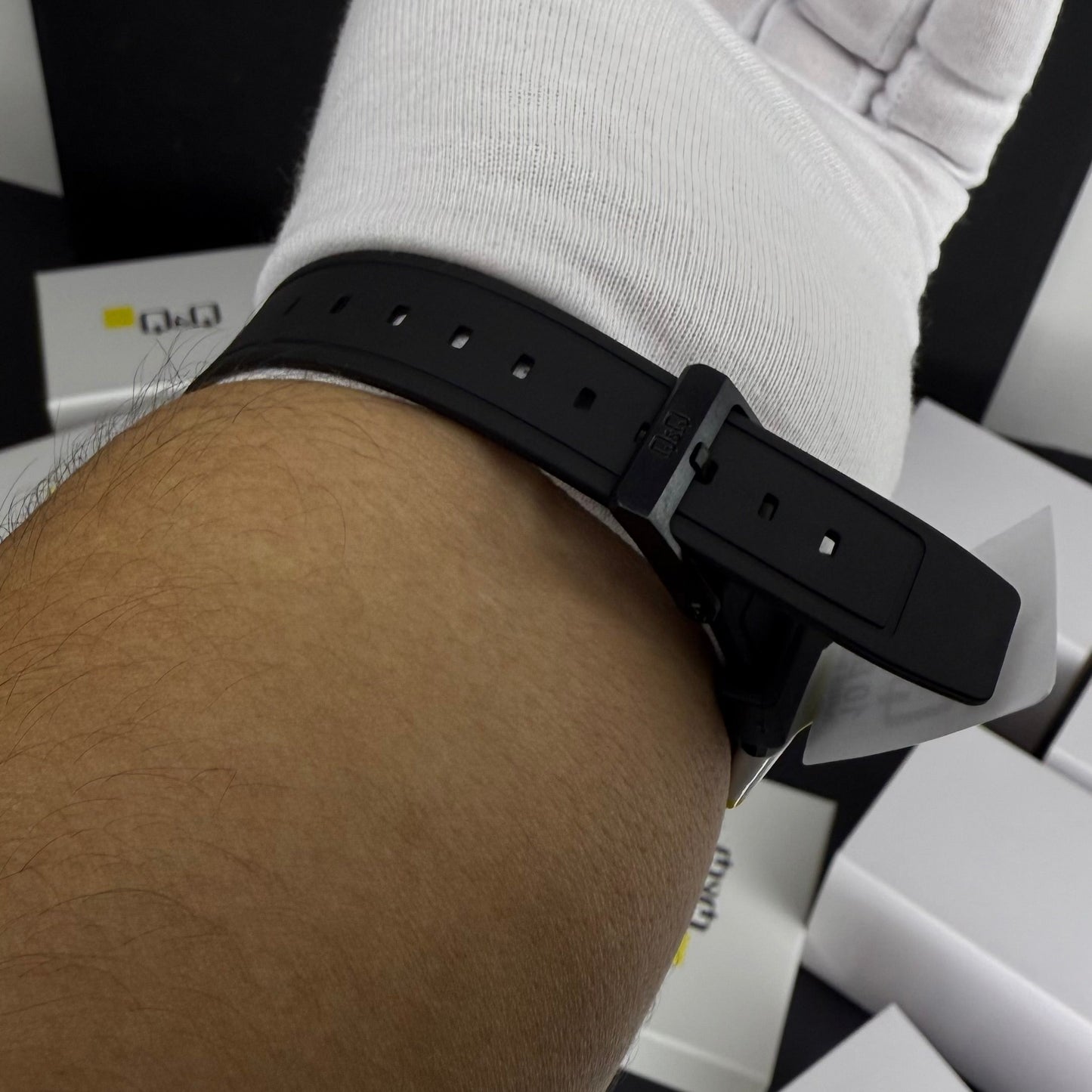 QyQ SUMERGIBLE  TIPO SWATCH UNISEX ORIGINAL REF-V41A-500VY