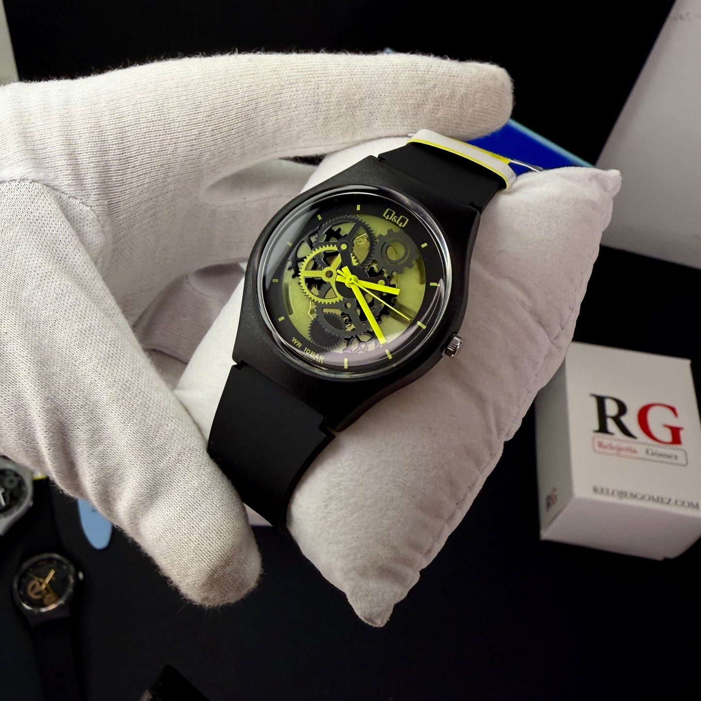 QyQ SUMERGIBLE TIPO SWATCH UNISEX ORIGINAL REF-V39A-506VY