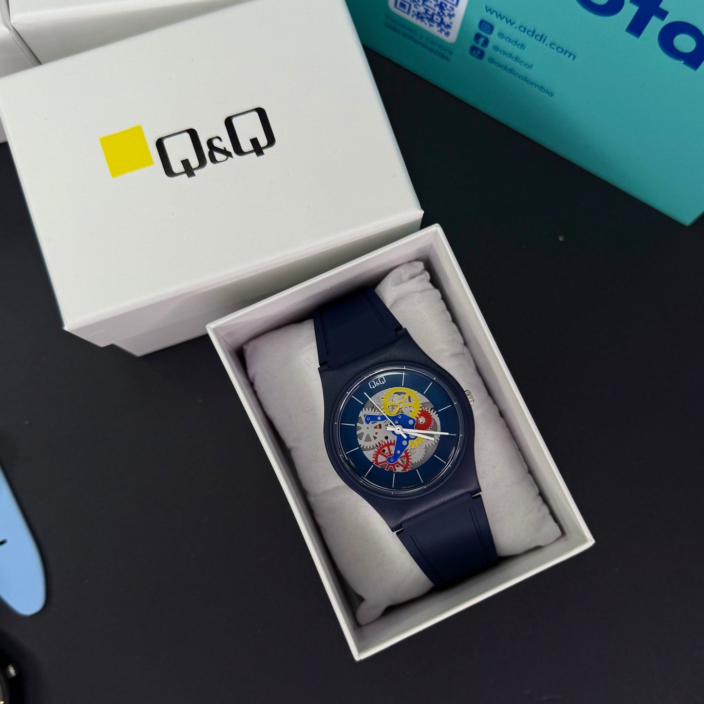 QyQ SUMERGIBLE TIPO SWATCH UNISEX ORIGINAL REF-V41A-501VY