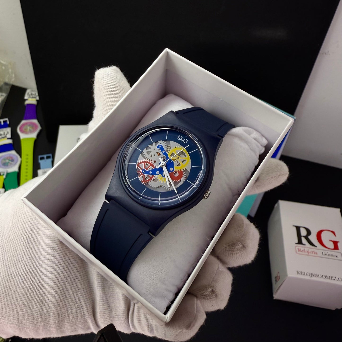 QyQ SUMERGIBLE TIPO SWATCH UNISEX ORIGINAL REF-V41A-501VY