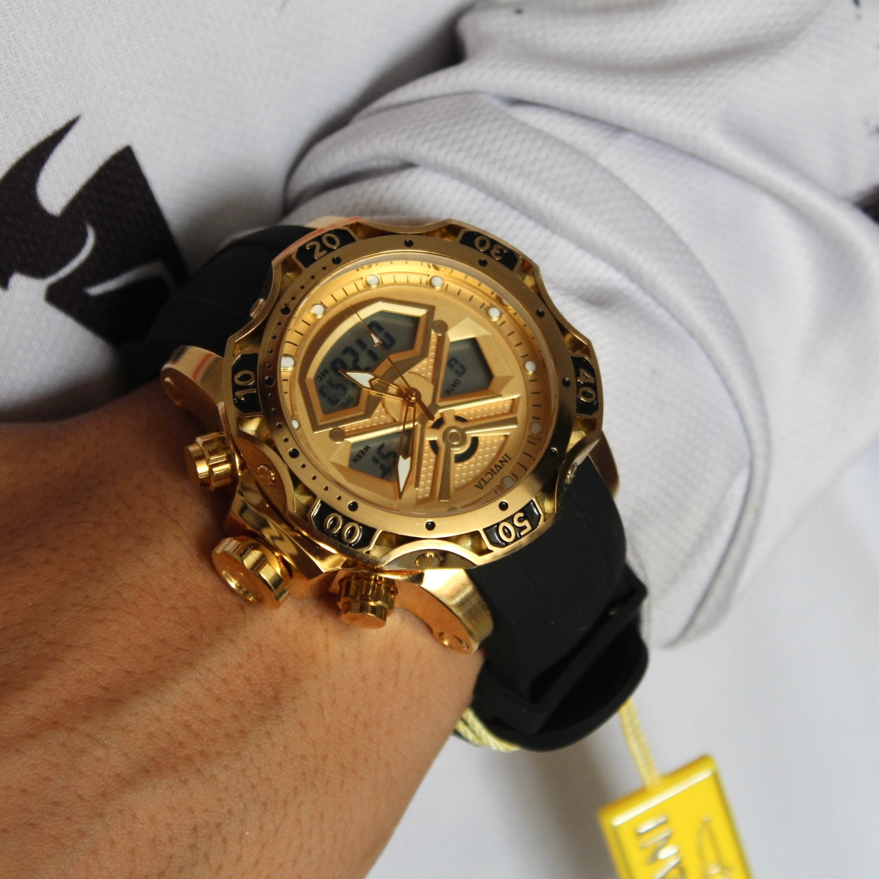 INVICTA DOBLE HORA SUMERGIBLE PARA HOMBRE REF-1837-DD