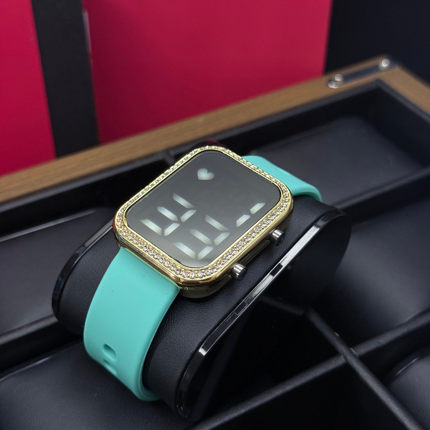 RELOJ DIGITAL ESTILO CUBANO PARA DAMA REF-VDN