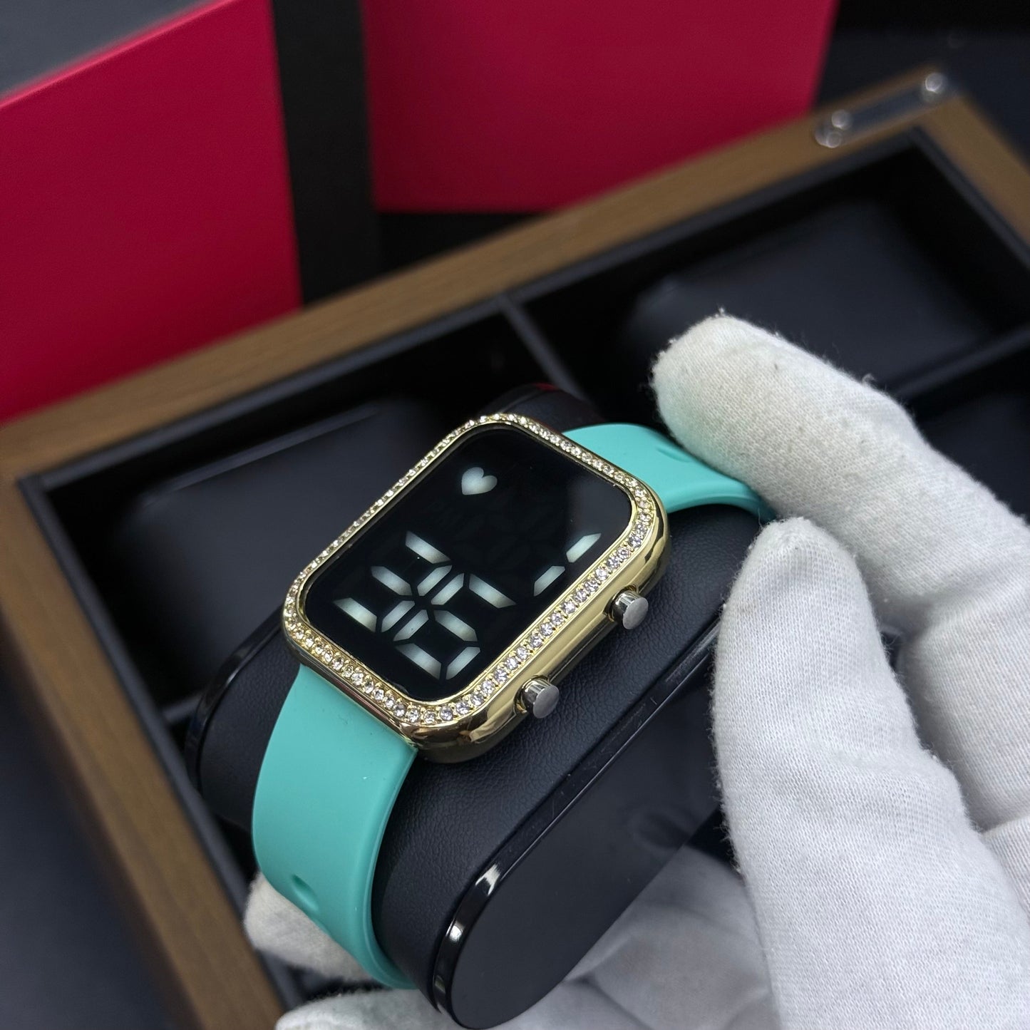 RELOJ DIGITAL ESTILO CUBANO PARA DAMA REF-VDN