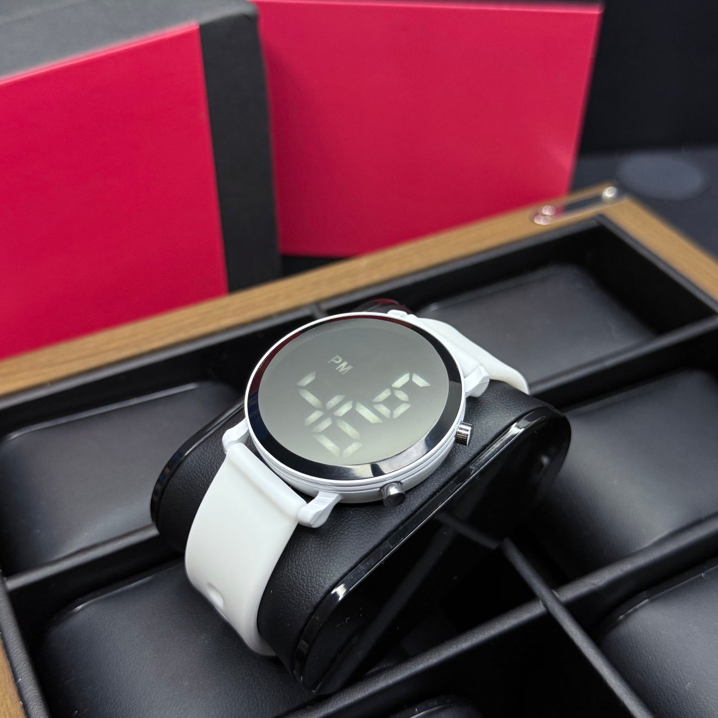 RELOJ DIGITAL ESTILO CUBANO PARA DAMA REF-BN