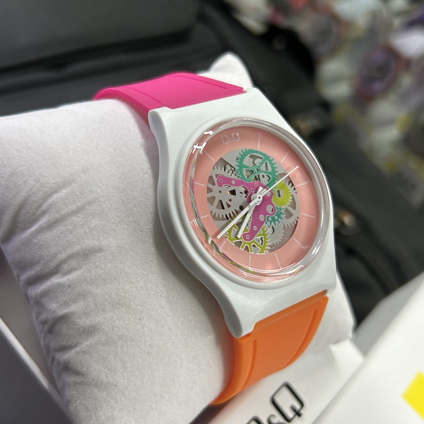 QyQ TIPO SWATCH  UNISEX UN HOMBRE Y DAMA ORIGINAL REF-V41A-507VY