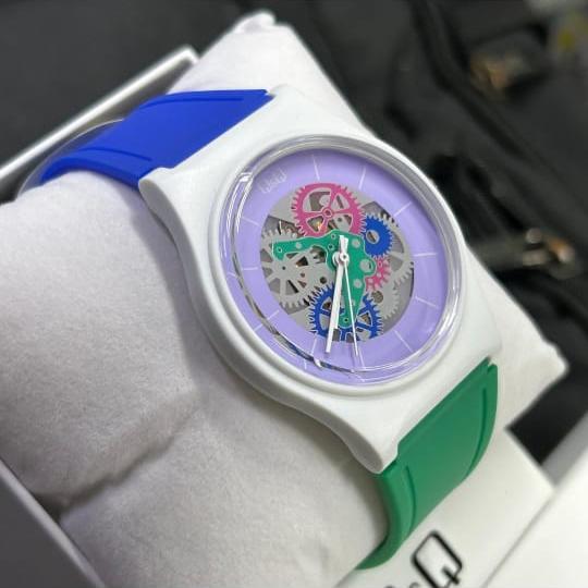 QyQ TIPO SWATCH  UNISEX UN HOMBRE Y DAMA ORIGINAL REF-V41A-508VY