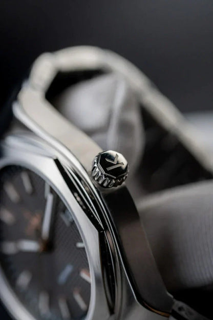 Reloj Kosmo 609-7 – Acero 316L Plateado, Esfera Gris con Detalles Rose Gold, Cristal Zafiro