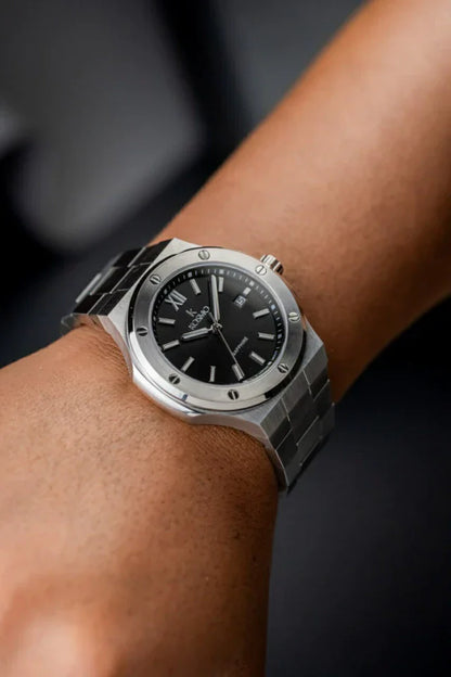 RELOJ KOSMO 501-7 – Acero 316L, Cristal de Zafiro, Esfera Negra , 5ATM